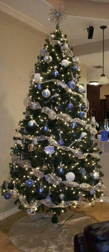 Christmas And Chanukah Together, Hannukah Christmas Tree, Hannukah Tree Ideas, Christmas And Hannukah Together, Hanukkah Tree Ideas, Hanukkah Tree Decorations, Jewish Christmas Tree, Winter Wonderland Christmas Tree Blue, Hanukkah Christmas Tree