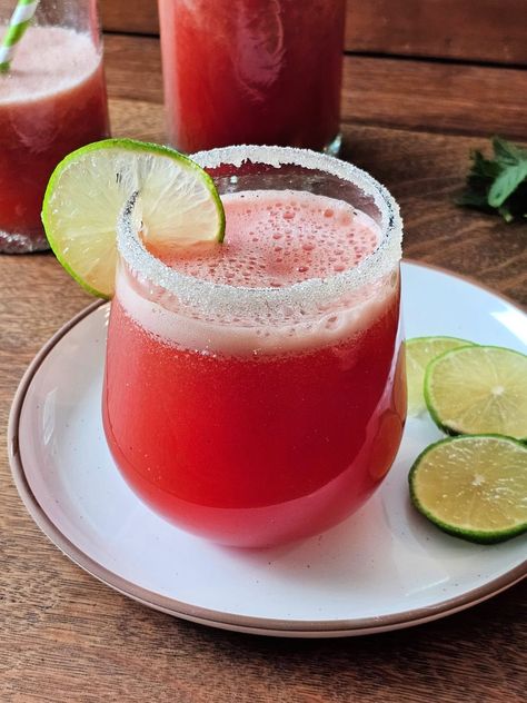 Refreshing Watermelon Limeade - My Homemade Roots Aqua Frescas, Watermelon Limeade, Limeade Recipe, Fruity Treats, Summertime Drinks, Sweet Watermelon, Sparkling Drinks, Fresh Watermelon, Adult Drinks