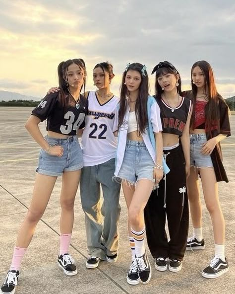 Newjeans Fashion Kpop, Newjeans Clothing, Kpop New Jeans Outfit, Newjeans Attention Outfit, New Jeans Fashion Kpop, New Jeans Kpop Outfits, Newjeans Outfits Kpop, New Jeans Outfit Kpop, Newjeans Ot5 Icon