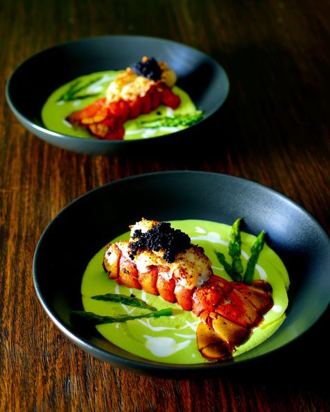 Petite Lobster Tail, Asparagus Cream, Caviar - Taste With The Eyes New Years Starters, Lobster Tail Salad, Lobster And Caviar, Fancy Lobster Dinner, Gourmet Dinner Ideas Entertaining, Lobster Tail Plating, Gastronomic Food Recipes, Lobster Tail Dishes, Fine Dining Southern Food