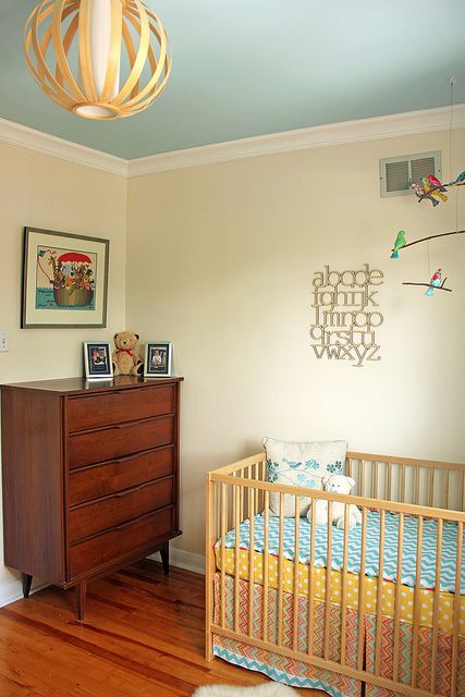 Tanis Fiber Arts: Baby's Room! - cream walls, blue ceiling Yellow Walls Blue Ceiling, Blue Ceiling Nursery, Light Blue Ceiling Bedroom, Baby Room Ideas Yellow, Peaceful Playroom, Yellow And Blue Nursery, Yellow Blue Nursery, Blue Ceiling Bedroom, Diy Ceiling Paint