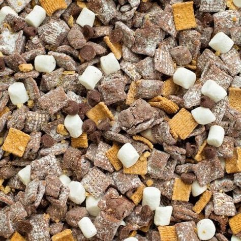 S'more Muddy Buddies Recipe - Lil' Luna Smores Puppy Chow, Puppy Chow Snack Mix Recipe, Puppy Chow Mix, Puppy Chow Recipe, Puppy Chow Chex Mix Recipe, Chow Recipe, Muddy Buddies Recipe, Muddy Buddy, Puppy Chow Recipes