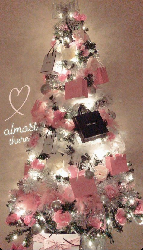 Victoria Secret Christmas Tree, Christmas Room Decor Pink, Pink Christmas List, Coquette Christmas Tree, Christmas Present Aesthetic, Pink Xmas Aesthetic, Pink Christmas Room, Girly Christmas Aesthetic, Christmas Aesthetic Pink