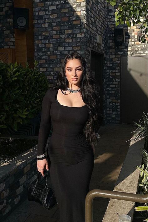 Dark Feminine Baddie, Underboob Dress, Classy Women Outfits Dresses, Latina In A Dress, Black Dress Aesthetic Black Woman, Black Dress Date Night Outfit, Skimpy Black Dress, Fancy Date Night Outfit, Black Dress Alexa Demie