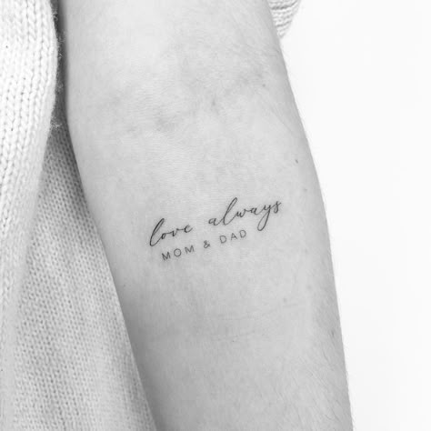 Tattoo Of Parents Handwriting, Cute Tattoos For Back Of Arm, Cute Tattoos For Parents, Parent Dedication Tattoo, Tattoo Related To Parents, Grandparent Writing Tattoo, Tattoos For Mama, Moms Writing Tattoo, Parents Writing Tattoo