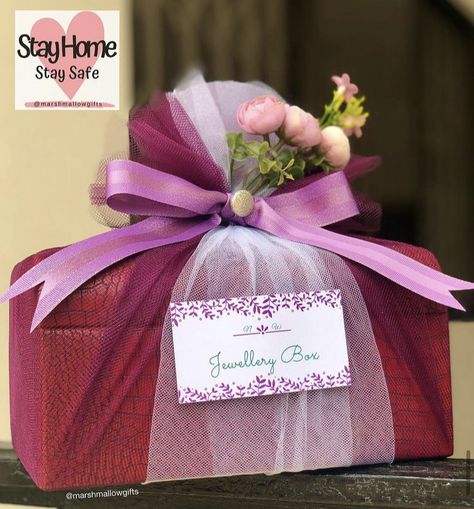 Burgundy jewellery box wrapped with burgundy and white net and lilac bow for engagement dowry wrapping. Traditional African Wedding, Wedding Gift Hampers, Diy Gifts For Men, Mens Beaded Necklaces, Bridal Gift Wrapping Ideas, Dream Wedding Ideas Dresses, Bridal Gift, Wrapping Ideas, African Wedding