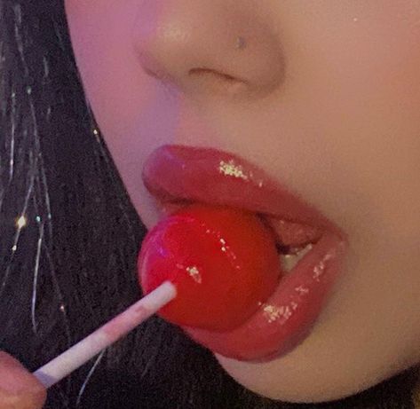 Girl Lollipop Aesthetic, Aesthetic Lips, Lollipop Lips, Lip Pictures, Lollipop Girl, Red Lollipop, Red Aesthetic Grunge, Grunge Style, Red Aesthetic