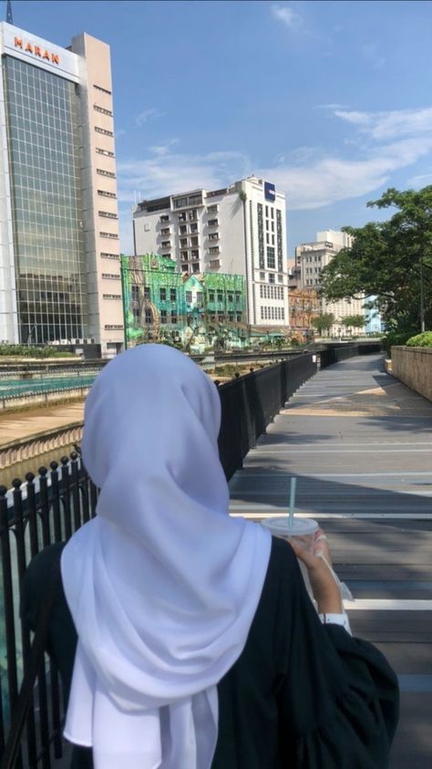 pov: Malaysia Girl, Idea Selfie, Ootd Poses, Pajama Fashion, Racun Shopee, Muslim Outfits Casual, Muslim Fashion Hijab Outfits, Hijab Aesthetic, Hijabi Aesthetic