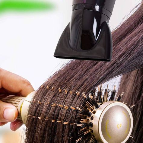 Best Round Brush, Collarbone Length Hair, Round Hair Brush, Chin Length Hair, Round Brush, Bouncy Curls, Flat Brush, Hair Dresser, Hair Routines