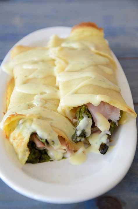 Savory Crepes Dinner, Ham Crepes, Ham And Asparagus, Dinner Crepes, Crepe Recipe Savory, Recipe Asparagus, Work Breakfast, Homemade Crepes, Crepes Recipe