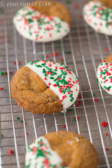 White Chocolate Dipped Gingerbread Cookies - Your Cup of Cake Taste Of Home Big Soft Ginger Cookies, Dipped Gingerbread Cookies, Gingerbread Molasses Cookies, Wreath Sugar Cookies, Gingerbread Cookie Dip, Christmas White Chocolate, White Chocolate Gingerbread Cookies, Fruit By The Foot, Rudolph Cookies