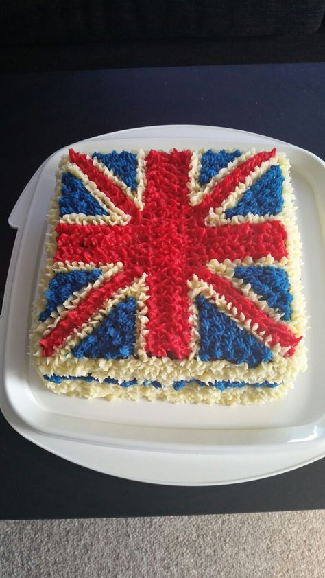 England Cake British Cake Design, England Cake, British Cake, British Guard, Game Of Thrones Party, Flag Cake, London Cake, Culture Day, Oscars Party