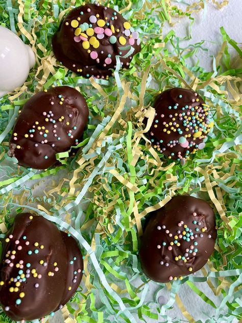 Grandma's Old Fashion Buttercream Easter Eggs Chocolate Buttercream Easter Eggs, Butter Cream Eggs Recipe, Cream Filled Easter Eggs, Buttercream Easter Eggs, Shaped Rice Krispie Treats, Cream Easter Eggs, Chocolate Peanut Butter Dessert, Easter Candy Recipes, Easter Egg Treats