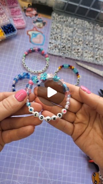 Super Cute Awesome Stuff | Art on Instagram: "A quick video showing I how make my Taylor Swift Eras Tour friendship bracelets using memory wire!

#swifties #friendshipbracelets #erastour #taylorswift #murrayfield #edinburgh #tutorial" Friendship Bracelet Taylor Swift Tutorial, How To Make Taylor Swift Bracelets, Taylor Swift Party, Friendship Bracelets With Beads, Hook Clasp, Memory Wire Bracelets, Friendship Bracelets Diy, Memory Wire, Wire Bracelet