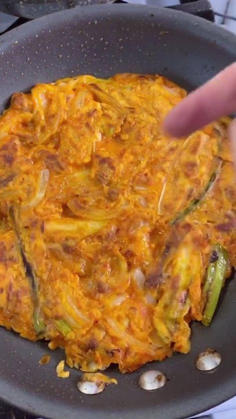 Chris Cho - Kimchi Pancake 🥞👨🏻‍🍳🔥 Kimchi Pancakes, Chris Cho, Make Kimchi, Kimchi Pancake, Korean Market, Cooking Contest, Food Video, Video Contest, Korean Food