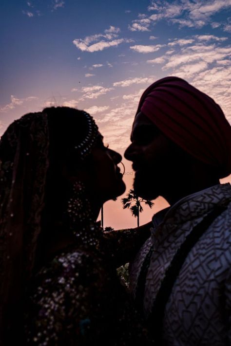 Sikh Wedding Photography, Layer Dresses, Punjabi Wedding Couple, Wedding Couple Pictures, Punjabi Couple, Wedding Couple Photos, Bridal Pictures, Wedding Couple Poses Photography, Wedding Couple Poses