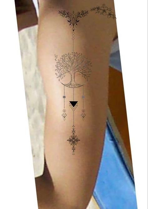 10 Tatouages Arbre de Vie Minimalistes & Féminins 1 Tiny Owl Tattoo, Tree With Birds Tattoo, Evolution Tattoo, Full Hand Tattoo, Tiny Wrist Tattoos, Bamboo Tattoo, Mom Tattoo Designs, Feather Tattoo Design, Tasteful Tattoos