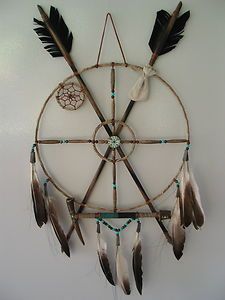 Diy Dream Catcher, Atrapasueños Diy, Indian Dream Catcher, Peace Pipe, Native American Decor, Diy Unicorn, Dream Catcher Native American, Dream Catcher Craft, Native American Crafts