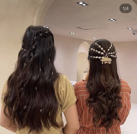 #ramadan #hair #accessories #headpiece Arabic Hairstyles, Eid Hairstyles, Long Hair Tips, Hair Color Streaks, Front Hair Styles, Hair Tutorials For Medium Hair, Love Hair, Scarf Hairstyles, Pretty Hairstyles