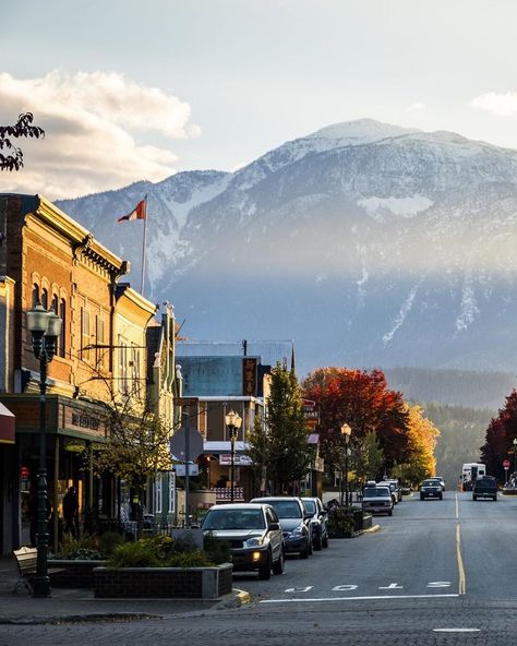 Revelstoke Bc, Kootenay National Park, Canadian Pacific Railway, Fall Road Trip, Desert Life, Mountain Town, Mountain Resort, Wine Region, End Of Summer