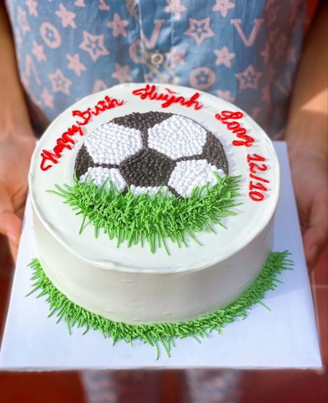 #cake #birthday #birthdaycakeideas #food #ballcake Simple Soccer Cake, Simple Football Cake Design, Boys Theme Cake, Boys Cakes Birthday, Boys Birthday Cakes Simple, Birthday Boy Cake Ideas, Cake Designs Birthday For Boys, Simple Cake For Boys, Cake Decorating For Boys