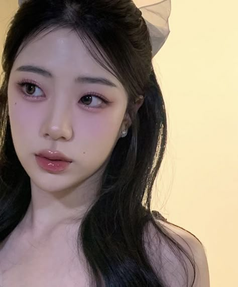 Asian Doll Makeup, Makeup Ala Korea, Makeup Asia, Makeup Ulzzang, Makeup Doll, Korean Makeup Look, Makeup Korean, Soft Makeup Looks, Korean Eye Makeup