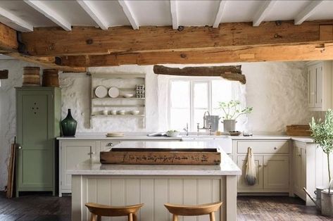 Devol Kitchens Shaker Style, European Country Kitchen, Devol Shaker Kitchen, Farmhouse Kitchen Backsplash, Barn Kitchen, Rustic Country Kitchens, Devol Kitchens, Country Kitchen Designs, French Country Kitchens