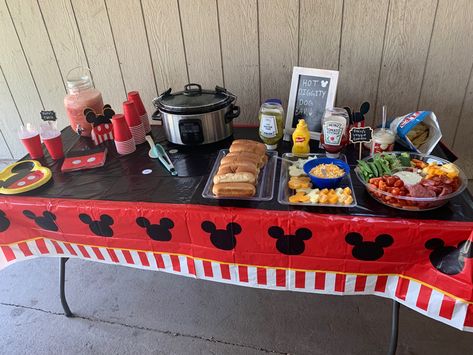 Mickey Mouse Birthday Hot Dog Bar, Hot Dog Mickey Mouse Party, Mickey Mouse Hot Dog Bar, Mickey Mouse Hot Diggity Dog Bar, Hot Diggity Dog Bar Ideas, Hot Dog Birthday Party, Hot Dog Bar Ideas, Hot Diggity Dog Bar, Hot Dog Bar Toppings