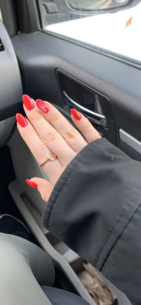 Red Nails And Snowflake, Red Nails With Glitter Ring Finger, Red Nails Snowflake, Red Nails With Snowflake, Mexican Nails, Cowboy Nails, Dark Nail Designs, Engagement Nails, Red Nails Glitter