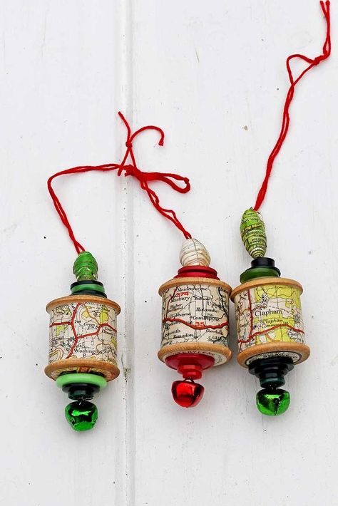 Map Decorations, Vintage Spools, Christmas Ornament Ideas, Craft Bells, Vintage Christmas Lights, Road Maps, Spool Crafts, Map Ornaments, Bottle Brush Christmas Trees