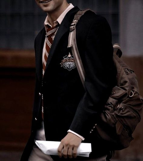 Royal Elite Series Boarding School Aesthetic, Gryffindor Aesthetic, Maxton Hall, Royal Elite Series, Night School, Outfits Baggy, The Inheritance Games, Royal Elite, Inheritance Games