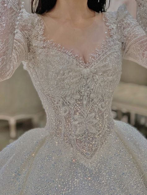 Elegant Long Sleeve Wedding Dresses, Wedding Dresses Lds, Plain Wedding Dress, Big Wedding Dresses, Ethereal Dress, Classy Wedding Dress, Pretty Wedding Dresses, Fancy Wedding Dresses, Creative Freedom