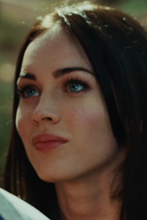 Megan Fox - Jennifer's Body Aesthetic - Jennifer Check - Amanda Seyfried - Needy Lesnicki - Diablo Cody - Karyn Kusama - Adam Brody - Johnny Simmons - Chris Pratt - J. K. Simmons - Amy Sedaris - Chip Dove - Nikolai Wolf -  Megan Fox Wallpaper for iPhone - Aesthetic Wallpaper - Jennifer's Body Blood - Jennifer's Body Wallpaper - Megan Fox 00's - Megan Fox Outfits 00s - Horror Movie - Screencap - Movie Scenes - Thriller Movie - Megan Fox 00's - Megan Fox Outfits 00s Megan Fox Look Alike, Y2k Movies, Jennifers Body Movie, Needy Lesnicki, Johnny Simmons, Megan Fox Jennifer's Body, Shifting Face, Jennifer's Body Aesthetic, Megan Fox Wallpaper