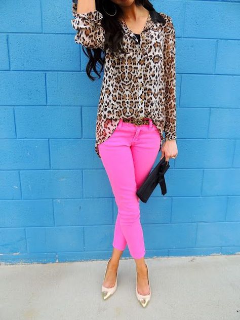 animal print dresses for first date Winter Date Outfits, Jeans Rosa, Summer Jeans, Looks Black, Pink Jeans, Outfit Trends, Pink Pants, Boutique Fashion, Looks Chic