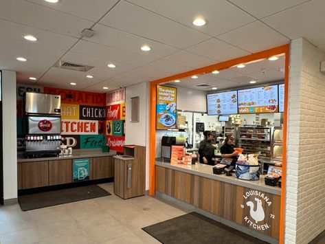 Was Loudoun’s latest Popeyes restaurant built backwards? - The Burn Popeyes Restaurant, Spicy Chicken Sandwiches, Diner Restaurant, Louisiana Style, Commercial Center, Valley Road, Another Day, Next Door, Fried Chicken