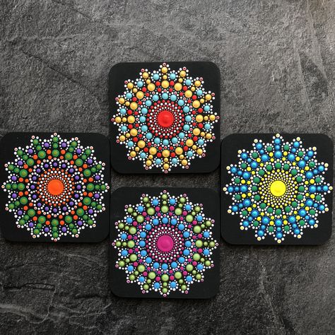 Mandala Coasters, Painted Jewellery, Diy Magnets, Quilling Work, Mandala Painted Rocks, Mandala Art Therapy, Dot Mandala, Hand Painted Jewelry, Mandala Dots