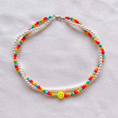 Chocker Aesthetics, Collares Aesthetic Diy, Ideas Para Pulseras Aesthetic, Beads Necklace Aesthetic, Collar Aesthetic, Collares Aesthetic, Kalung Choker, Multicolor Bracelet, Preppy Jewelry