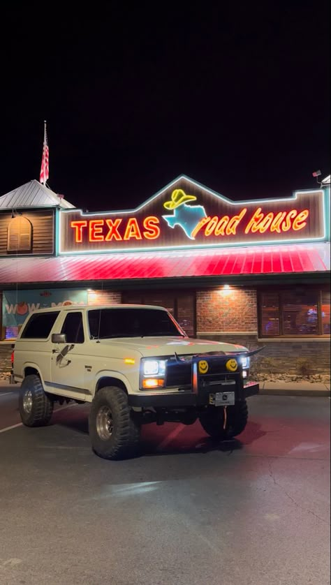 Bronco Mods, 1986 Ford Bronco, Ford Bronco Truck, Ford F150 Custom, Bronco 2, Bronco Truck, Car Life Hacks, Life Is A Highway, Classic Bronco