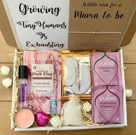 "Now VAT registered so increased prices very slightly from Jan 2022 to cover some of the VAT Mini pregnancy pamper gift Mum to be / Pregnancy New Mum - Relaxation Unwind PAMPER LETTERBOX Gift Box, De Stress, New Mum, Spa box, Pamper Hamper, Self Care Gift Box, Care Package The perfect gift for a much needed excuse to pamper and take some much needed \"Me time\". SweetE Letterbox Gifts are unique and handmade. All designed to fit through the letterbox. Each gift is beautifully presented in a whit Bestie Pregnant, Mommy To Be Gift Basket, Mommy Basket, Gift Ideas For New Parents, Pregnancy Gift Basket, Pregnancy Spa, Diy Spa Kit, Pregnancy Care Package, New Mum Gift