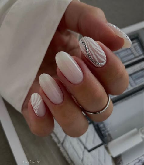 Pink Wedding Nails, Confetti Nails, Simple Gel Nails, Nail Art Designs Videos, White Nail Designs, Beautiful Nail Designs, Neutral Nails, Dream Nails, Chic Nails