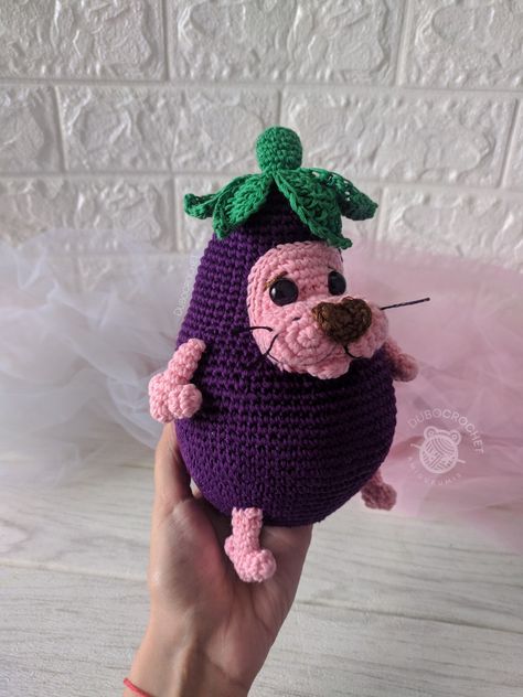 Pattern in My Instagram Dubocrochet Courage The Cowardly Dog Crochet Pattern, Crochet Courage The Cowardly Dog, Crochet Animaguri, Cowardly Dog, Crochet Design Pattern, Fun Crochet Projects, Crochet Dog, Diy Crochet Projects, Cute Crafts