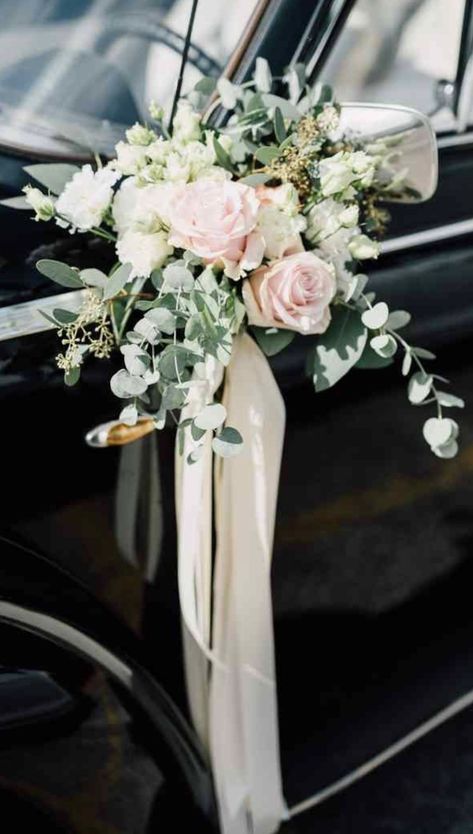 Wedding Car Decorations Ideas Simple, Wedding Car Flowers, Car Decor Wedding, Wedding Car Ideas, Car Wedding Decoration, Car Decorations For Wedding, Wedding Car Decorations Ideas, Wedding Car Decor, Decorating Ideas For Wedding