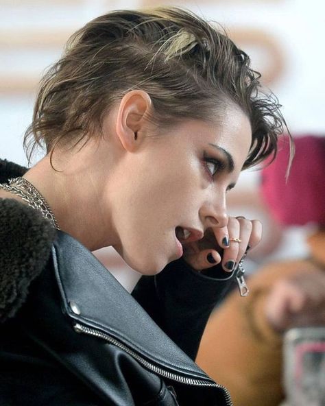 Kristin Stewart, Masc Women, Kristen Stewart Style, 인물 사진, 가을 패션, Attractive People, Kristen Stewart, Celeb Crushes, Womens Haircuts