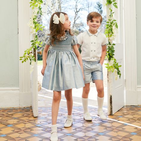 Old Money Kids, Crab Wedding, Appalachian Horror, Twin Baby Clothes, Quintessentially British, Hand Smocked Dress, Victoria Fashion, Twin Outfits, Coordinating Outfits