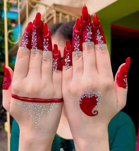 Bengali Alta Designs, Red Mehndi Designs, Alta Design Bengali, Red Mehendi, Aalta Design, Mukut Design, Alpona Art, Kolka Design, Bride Haldi