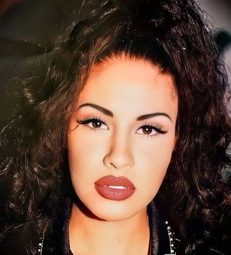 Selena Quintanilla Makeup, Selena Quintanilla Costume, Selena Quintanilla Outfits, Selena Pictures, Singer Fashion, Hot Halloween Outfits, Selena Q, Tejano Music, Retro Looks