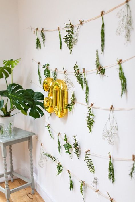 Modern Birthday Party Ideas, Botanical Party Decorations, 40th Birthday Photo Backdrop, Earthy Birthday Party Decor, Plant Themed Birthday Party, Plant Theme Birthday, Green Table Centerpieces, Brunch Decorations Ideas, Plant Themed Party