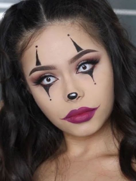 easy Halloween makeup: simple clown Easy Diy Halloween Makeup, Creepy Doll Makeup, Easy Clown Makeup, Halloween Makeup Diy Easy, Doll Makeup Halloween, Creepy Clown Makeup, Maquillage Halloween Simple, Halloween Makeup For Kids, Cute Clown Makeup