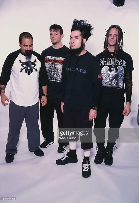 American metal band Static-X, USA, 2002. Left to right: bassist Tony Campos, drummer Ken Jay, singer Wayne Static (1965 - 2014) and guitarist Tripp Eisen. 2000s Photos, Wayne Static, Static X, Rock Band Posters, Heavy Rock, Heavy Metal Rock, Heavy Metal Music, Heavy Metal Bands, Band Photos