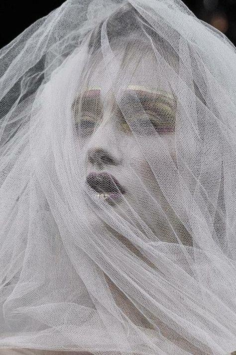 Girl covered with veil Veil Covering Face, Pagan Poetry, Veiled Woman, Modern Punk, Alternative Bride, Corpse Bride, Fashion Week Spring, Vivienne Westwood, Makeup Inspiration